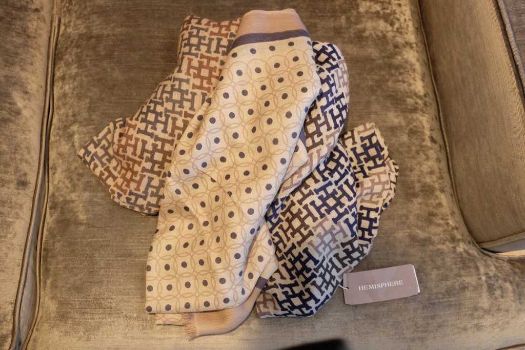 Schals, scarfs Hemisphere