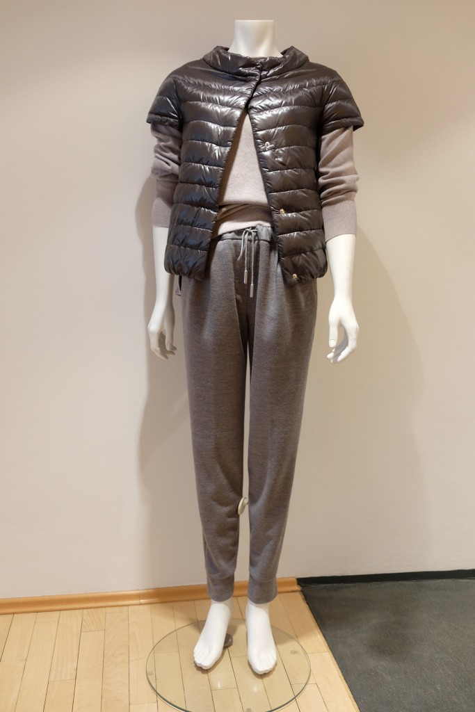 Weste mit Arm Herno, Hose Fabiana Filippi