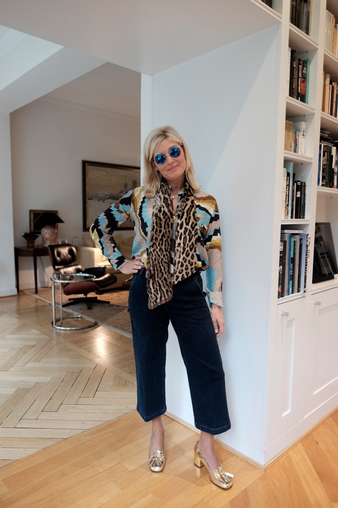 0039Italy Bluse Darlyn Graphikmuster, Culotte Jeans, Leo Krawatte, Lieblingsstil