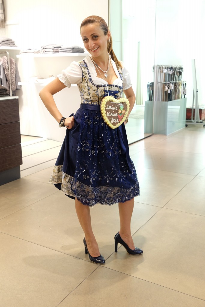 Robert Ley, Dirndl von Trachtenwahnsinn