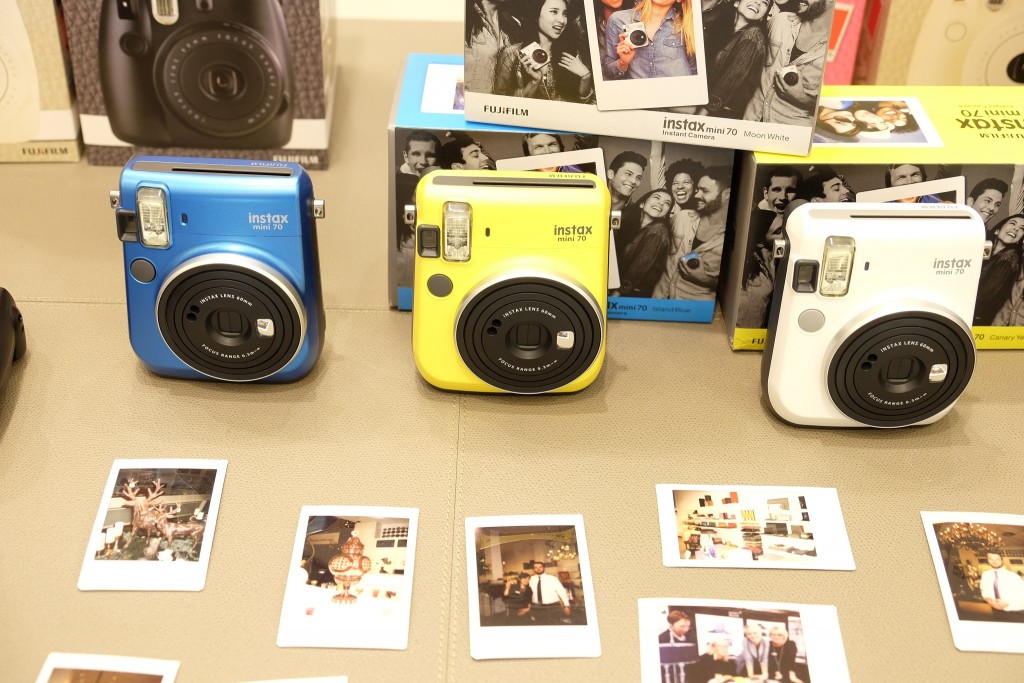Instax mini 70 Sofortbildkamera von Fujifilm, www.lieblingsstil.com, Lifestyle Blog ü 40, Franzen Königsallee