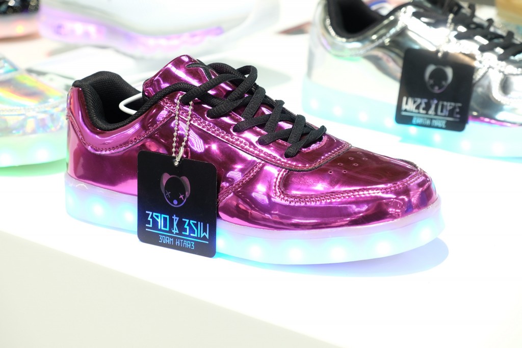 Wize & Ope Sneaker, Wize&Ope Sneaker, LED shoes, LED Sneaker, LED Schuhe, Metallic Sneaker, Sneaker Metallic, Fashion Blog Lieblingsstil, Modeblog Lieblingsstil