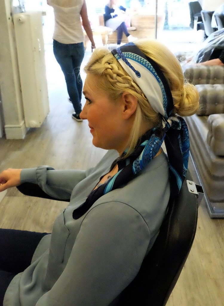 Flechtfrisur mit Seidentuch, Haartrend, Seidentuch im Haar, Tausendschön, Modeblog Lieblingsstil, Fashion Blog Lieblingsstil, Haartuch