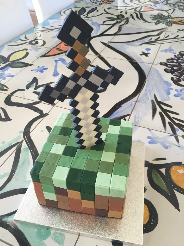Eva Szczesny Backkunst, außergewöhnliche Backkunst, minecraft cake. minecraft Kuchen, Lifestyleblog, Lieblingsstil