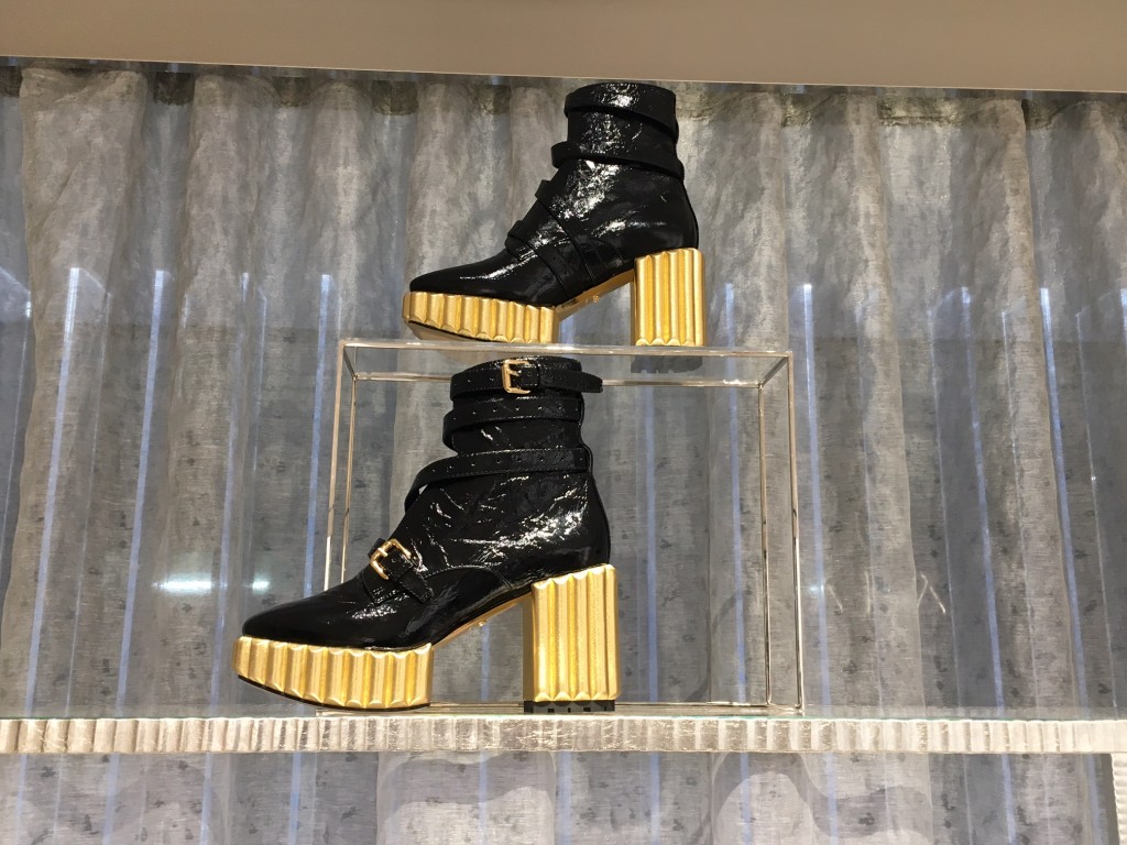 dior-stiefel-goldabsatz-dior-stiefelette-goldabsatz-dior-boutique-duesseldorf-dior-duesseldorf-fashionblog-lieblingsstil-com1