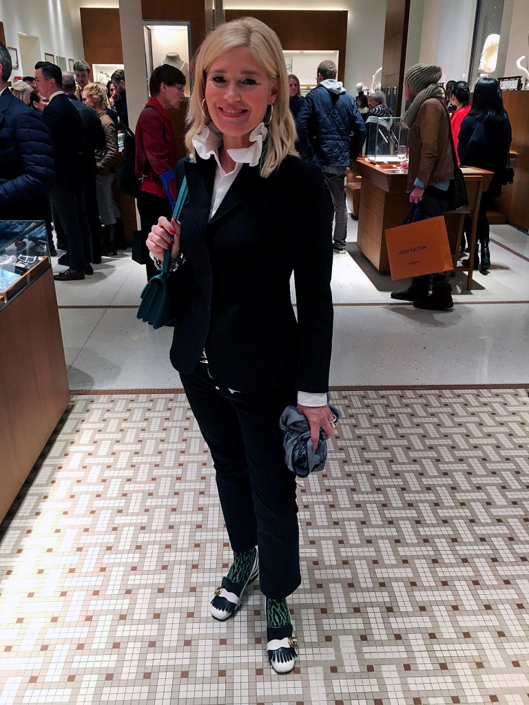 leo-struempfe-gruen-klassisches-outfit-mit-pepp-gucci-zebra-schuhe-modenlogue-40-fashionblog-ue40-www-lieblingsstil-com1