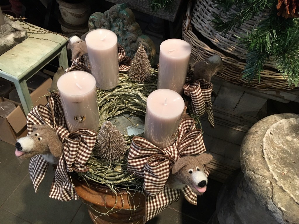 adventskranz-hunde-hunde-adventskranz-kreativer-adventskranz-toller-adventskranz-blumen-bergine-lieblingsstil-com-img_4803-002