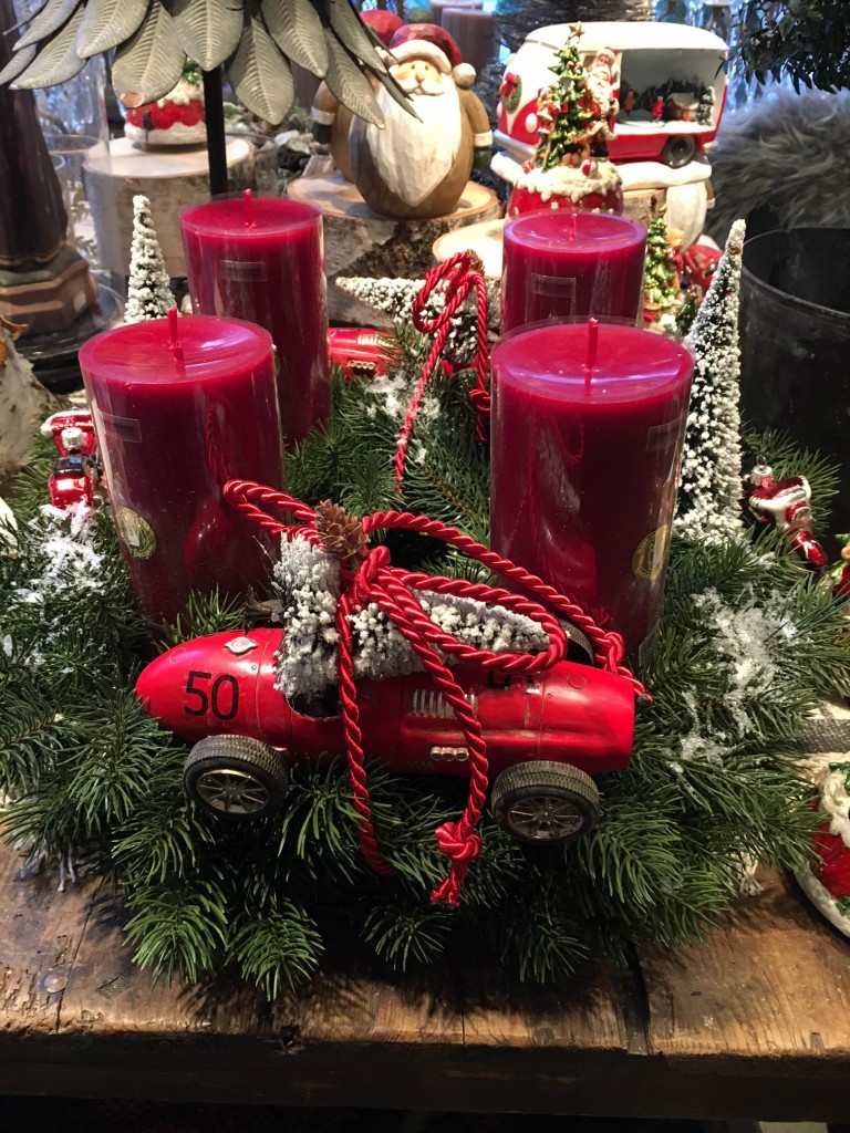 adventskranz-spielzeug-kreativer-adventskranz-toller-adventskranz-schoener-adventskranz-blumen-bergine-adventskranz-lieblingsstil-com-img_4809-002