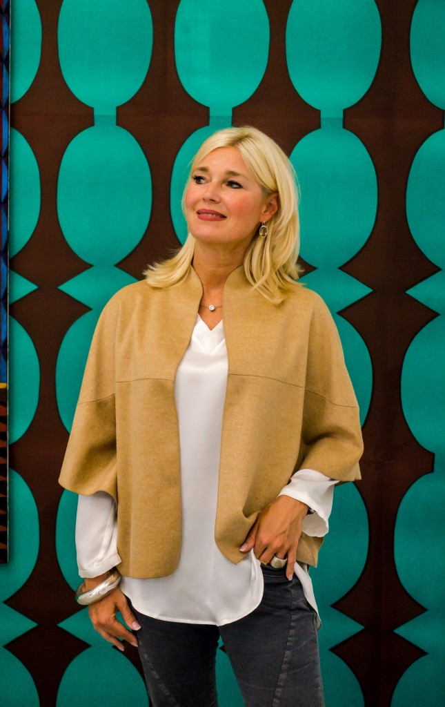 cashgora-jacke-poncho-jacke-capejacke-poncho-jacke-laessige-jacke-lieblingsstil-kollektion-lieblingsstil