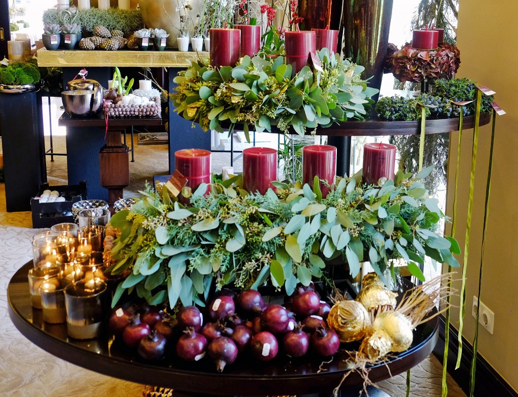 schicker-adventskranz-schlichter-adventskranz-schicke-adventskraenze-schicke-adventsgestecketolle-weihnachtsdekoration-lieblingsstil-com2