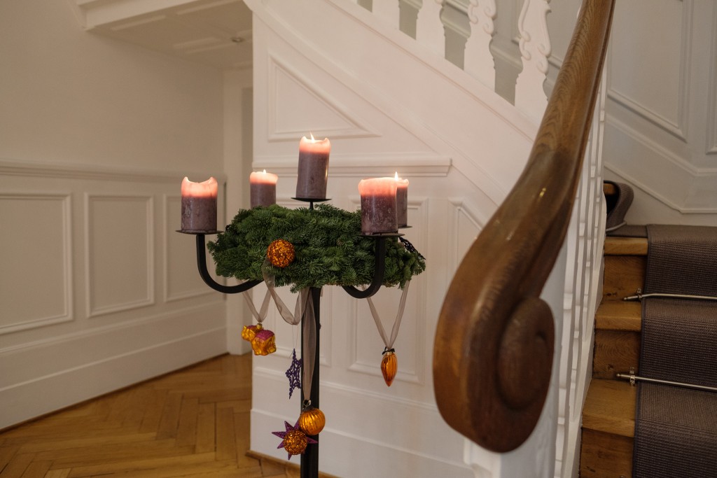 kerzenstaender-weihnachten-kronleuchter-schwarz-meine-weihnachtsdeko-lieblingsstil-com_dsf0886