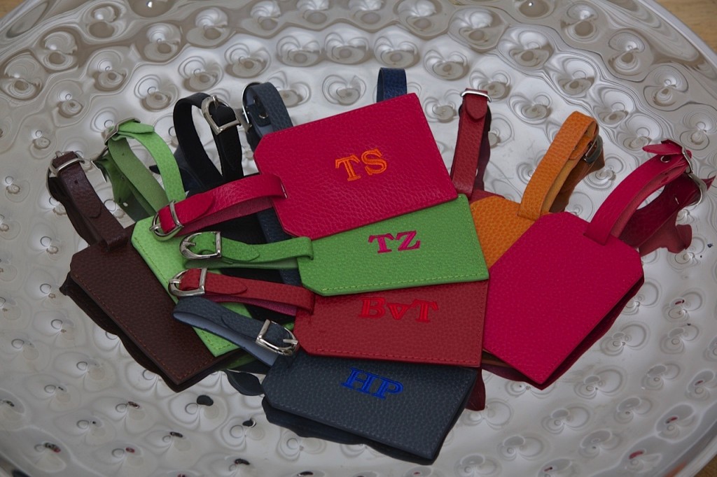 kofferanhaenger-initialen-kofferanhaenger-monogramm-kofferanhaenger-viele-farben-initialen-geschenke-monogramm-geschenke_25a1241