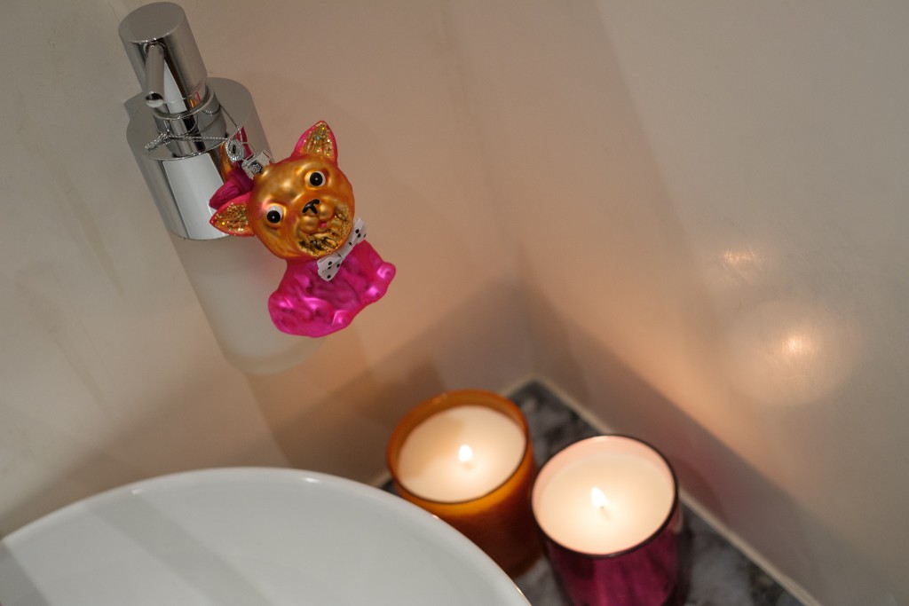 weihnachtsdekoration-gaestetoilette-gaestetoilette-weihnachtsdeko-kitchige-weihnachtsdekoration-edle-weihnachtsdeko-lieblingsstil-com-_dsf1013