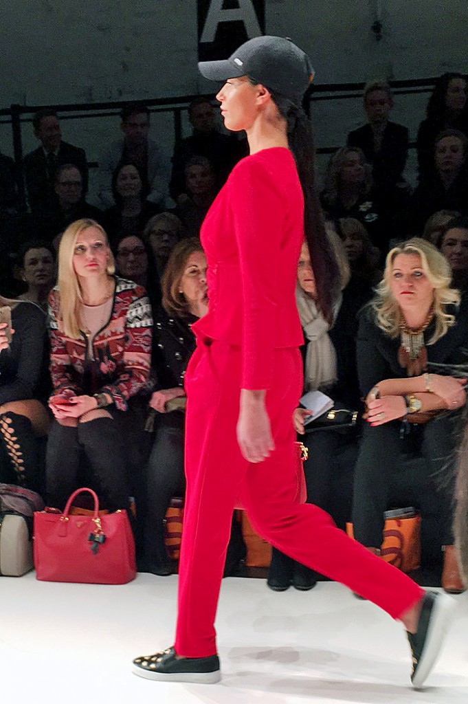 All in red, Jumpsuit red, Jumpsuit rot, Breuninger Fashion Show, Breuninger Fashion, Lieblingsstil.com, 1,IMG_5640