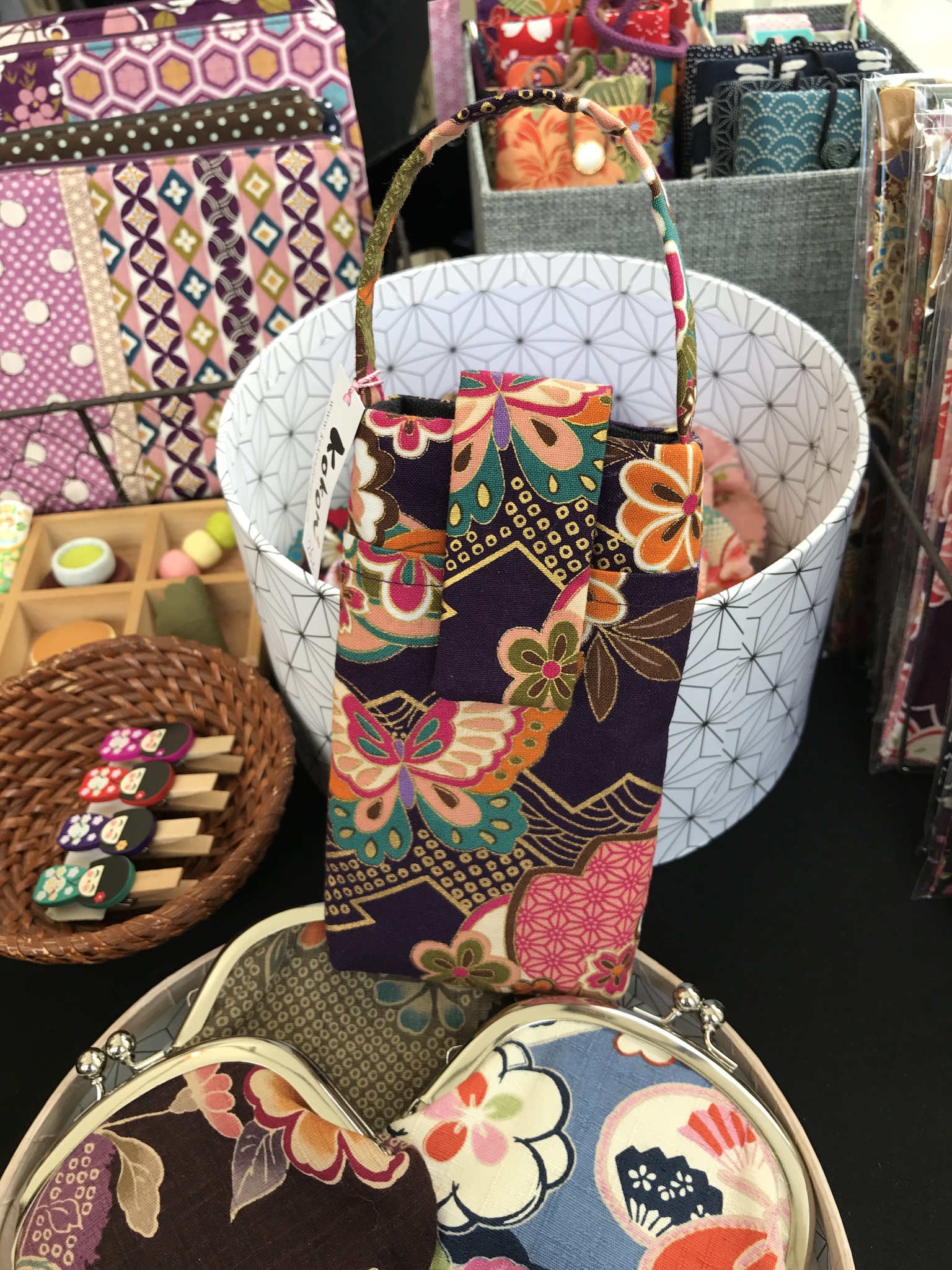Accessoires Japan Tag Düsseldorf, Handytaschen Japanese Style,bunte Taschen Japanische Muster, Fashion-Blog, Lieblingsstil.com,