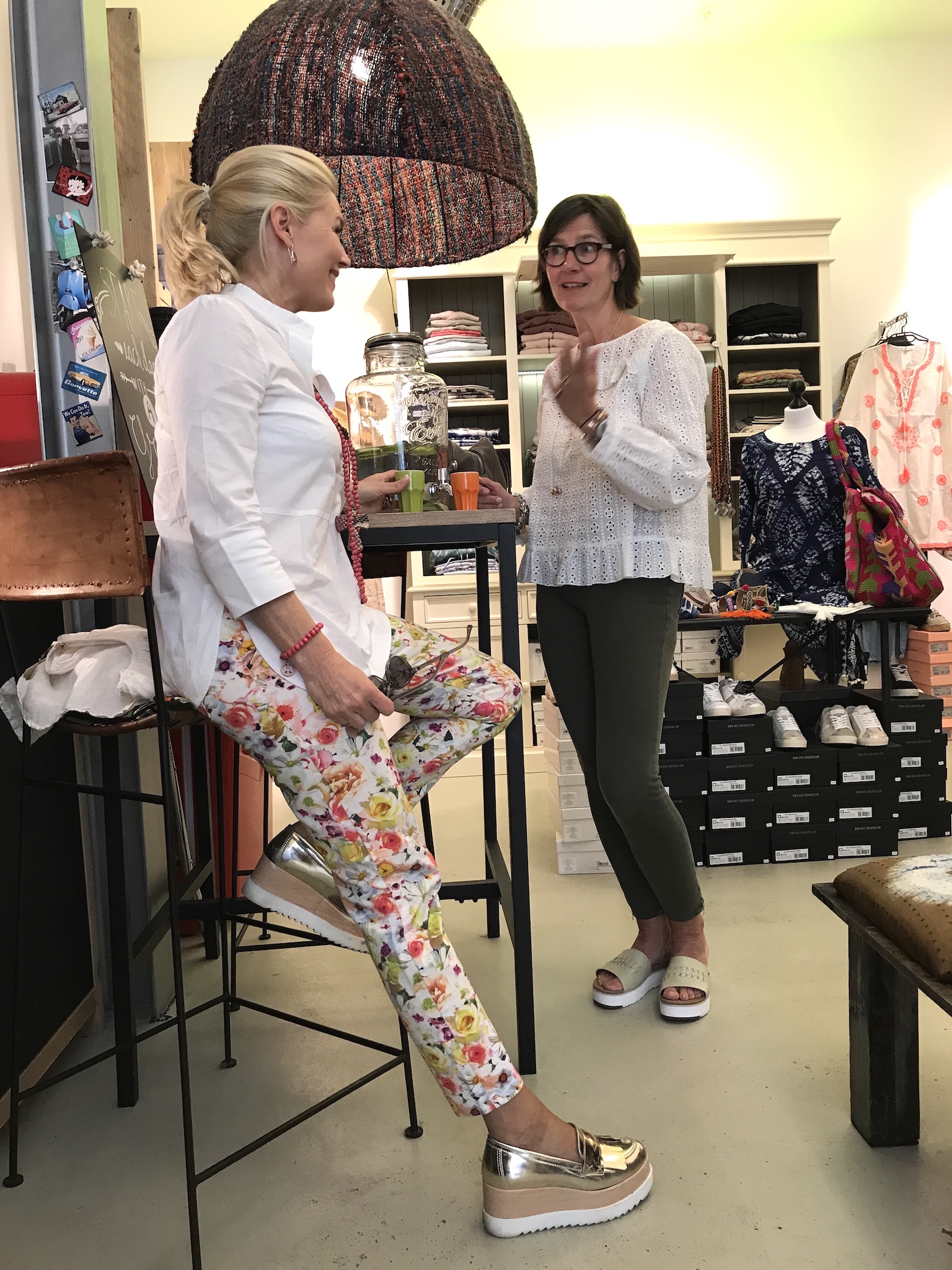 My Fitch Düsseldorf, Blumenhose mit Bluse, Fashion-Blog, Lieblingsstil.com