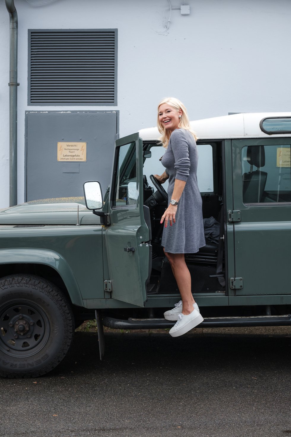 Simone Cuntz Cashmere, SimoneCuntz.de, tolles Strickkleid, tolles Cashmere Strickkleid, Ausgestelltes Strickkleid, Defender Girl, Fashion-Blog, Lieblingsstil.com,